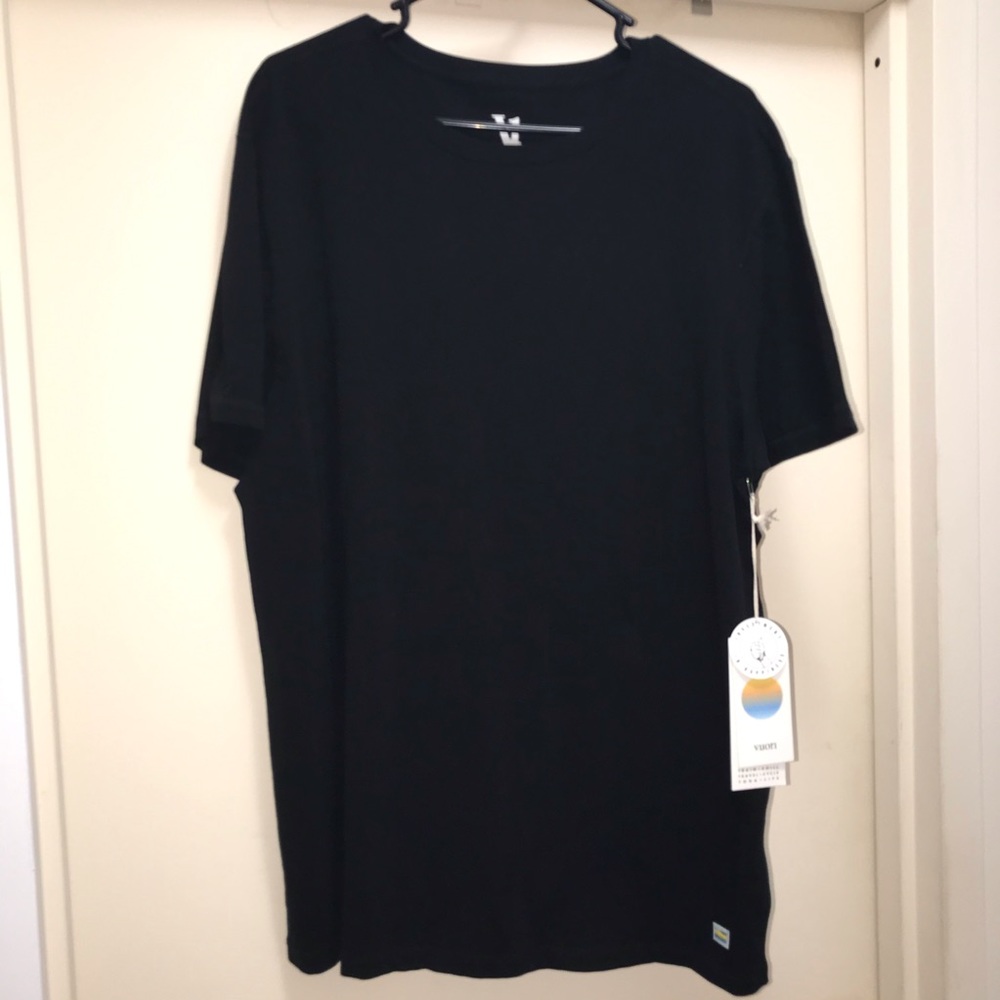 Men’s Vouri Black Tee